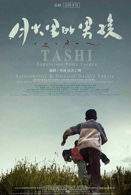 风韵的黑丝情趣荡妇喜欢交换香槟和口水热心的漂亮女士用唾液舔他的湿鸡巴 - 明星那些事
